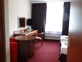 Отель Hotel Relax Слубице Двухместный номер с 2 отдельными кроватями-2