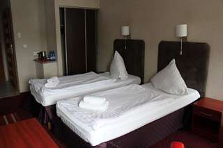 Отель Hotel Relax Слубице Двухместный номер с 2 отдельными кроватями-7