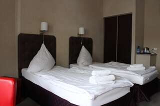 Отель Hotel Relax Слубице Двухместный номер с 2 отдельными кроватями-9